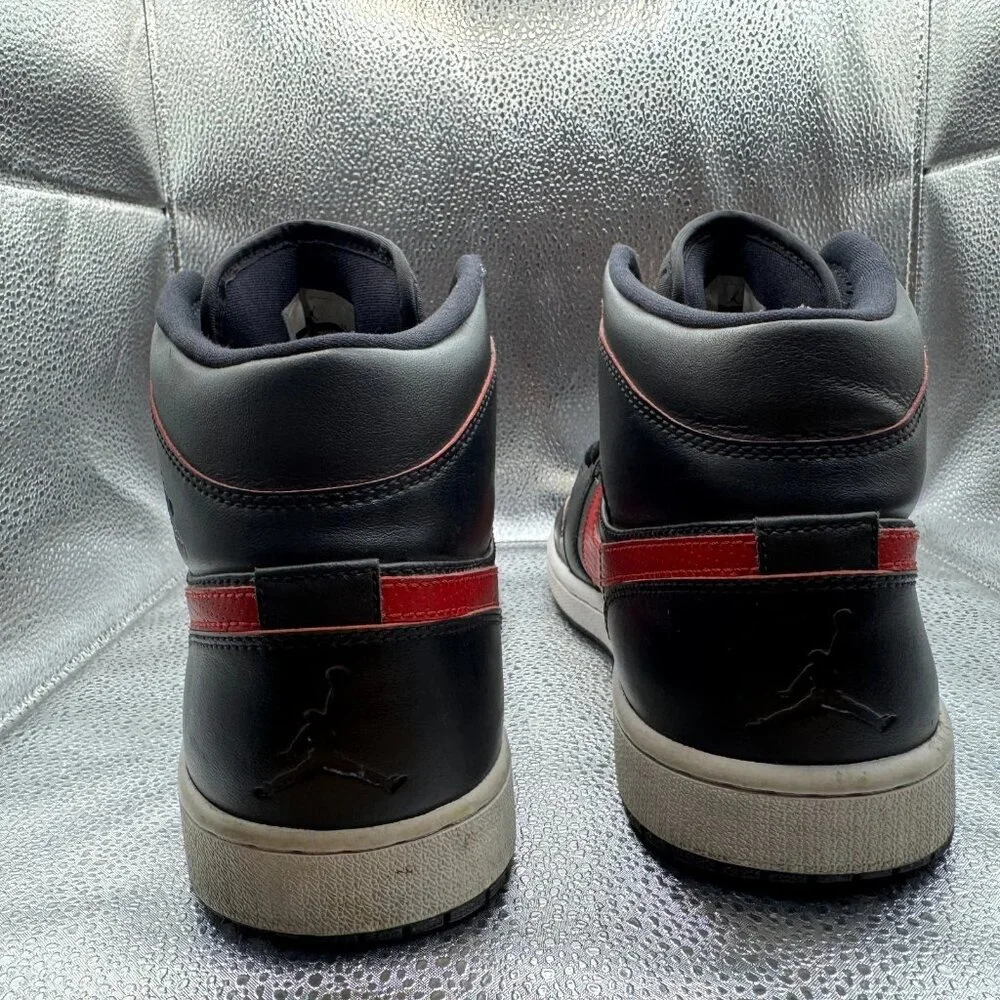 Size 11 Nike Air Jordan 1 Retro Mid Black Red Bred Mens Sneaker Shoes 554724-009